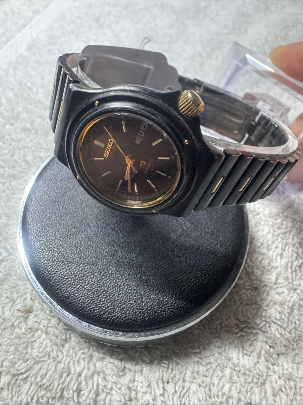 Seiko Black Quartz Sports 100 Wristwatch - Black